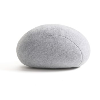 pebble pillows livingstones pillows light gray 04 01
